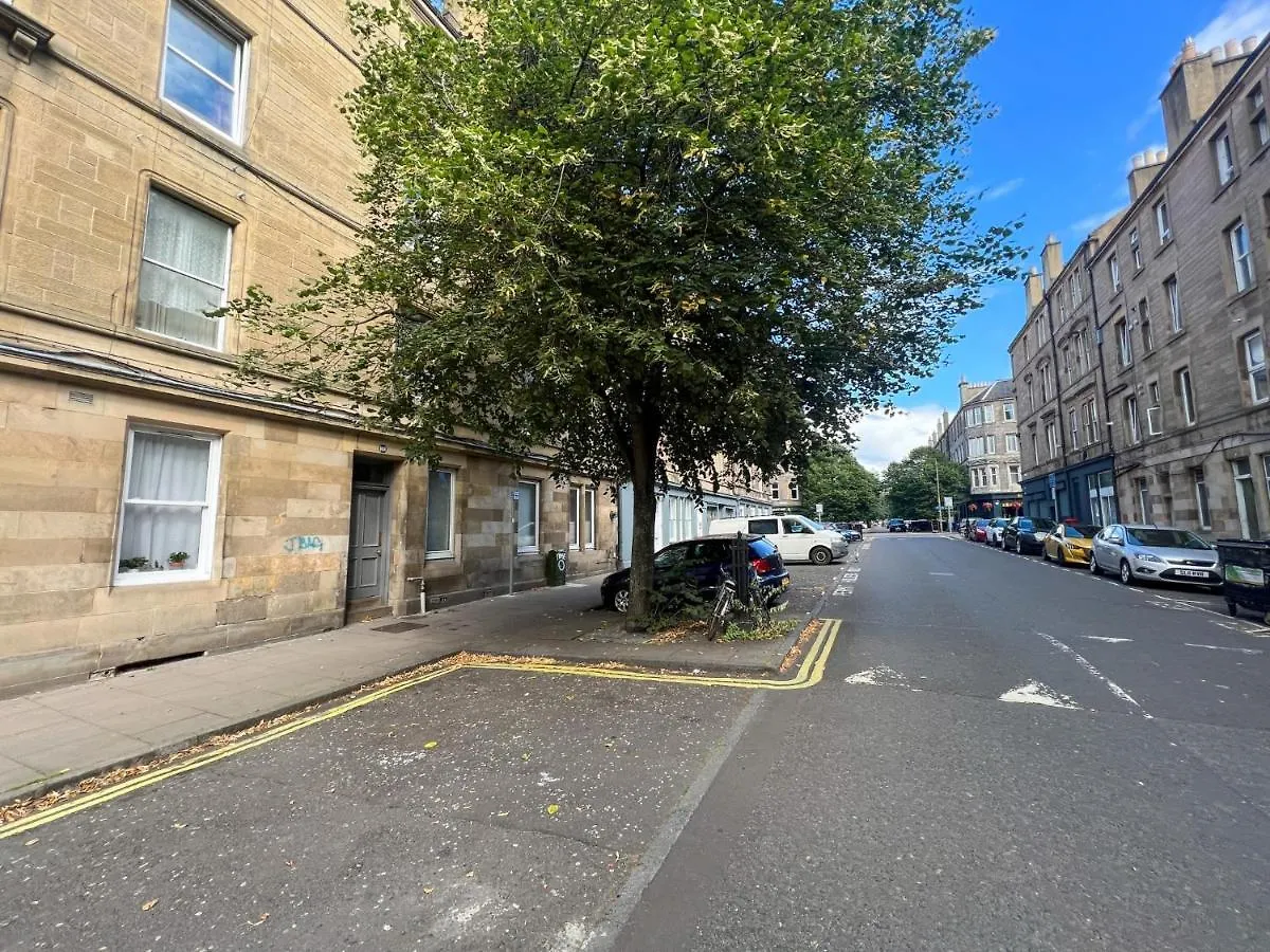 Ferienwohnung Convenient 2Br Basement Flat In Leith Edinburgh 0*,  Großbritannien
