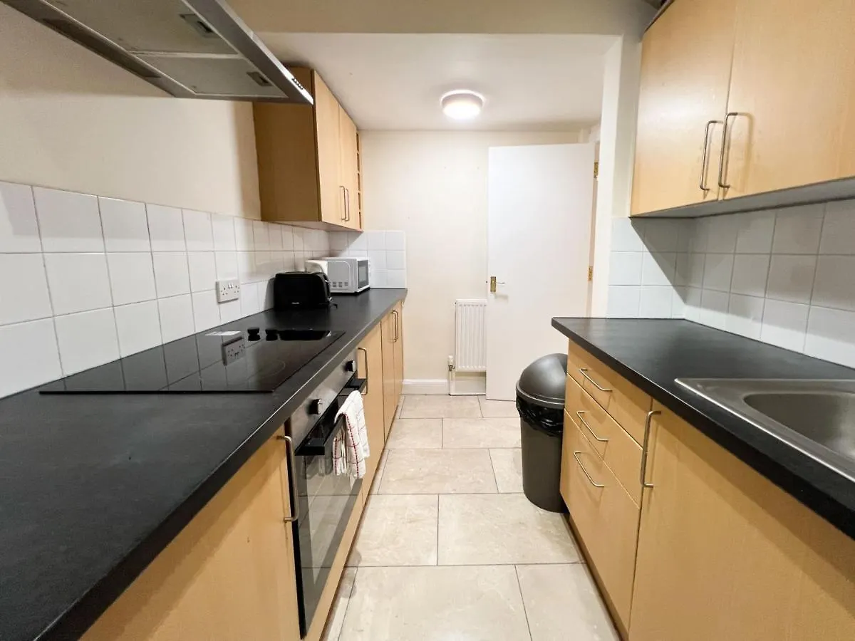 Ferienwohnung Convenient 2Br Basement Flat In Leith Edinburgh